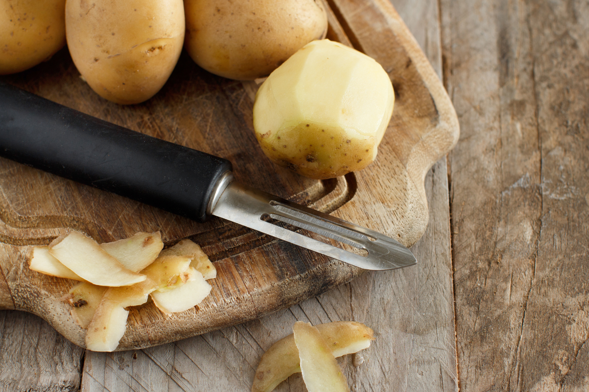 Картошку закрыть тестом. Knee Table for peeling Potatoes.