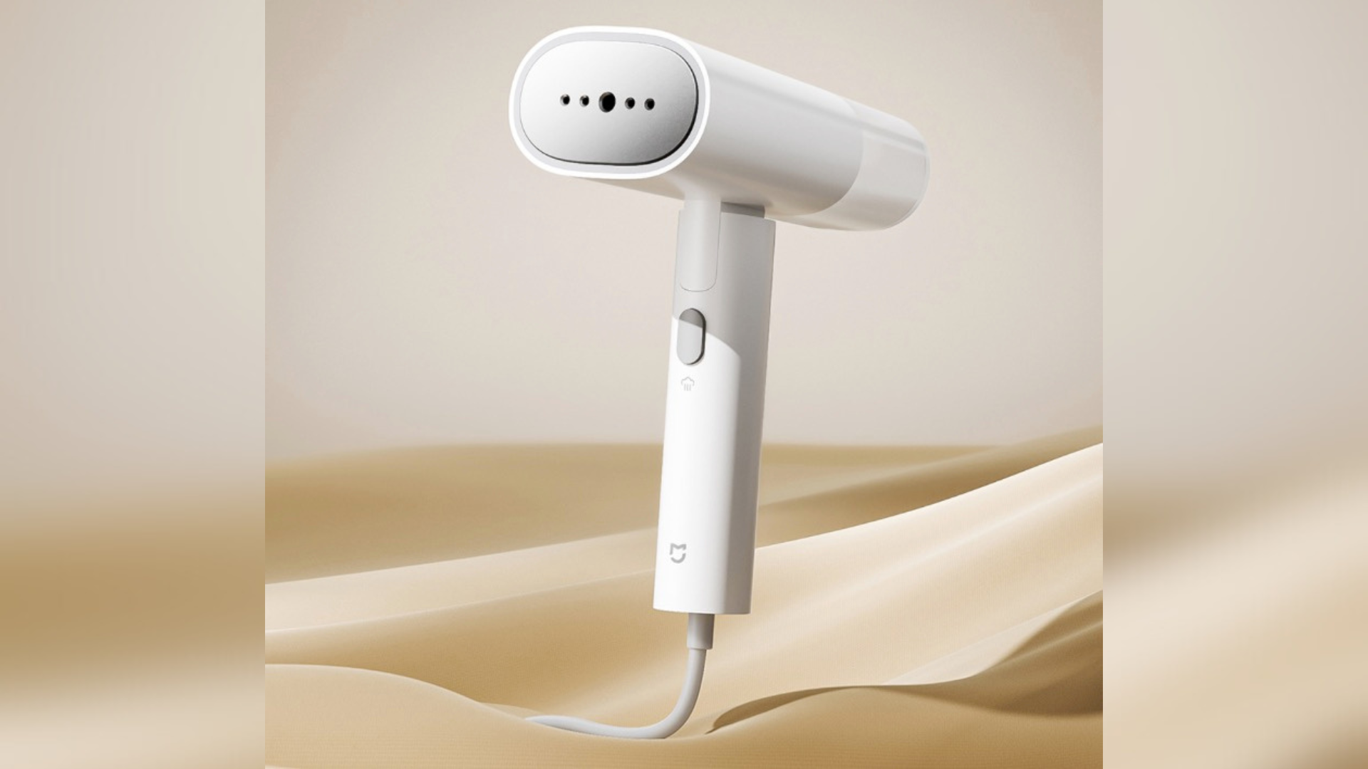 Xiaomi представила бюджетный ручной отпариватель
